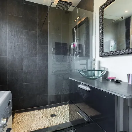 Le Mantega - F2 Moderne,centre Ville, 2 Grandes Terrasses,climatisation, Ascenseur