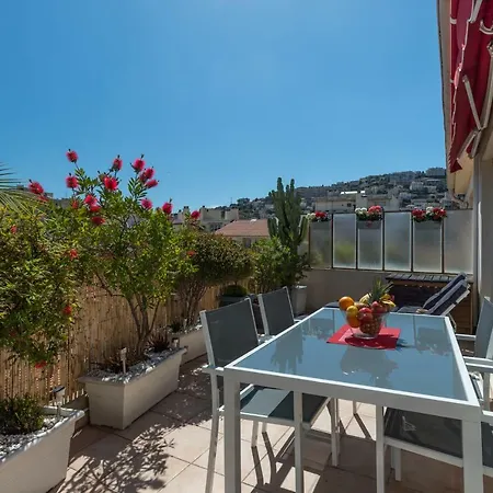 Le Mantega - F2 Moderne,centre Ville, 2 Grandes Terrasses,climatisation, Ascenseur