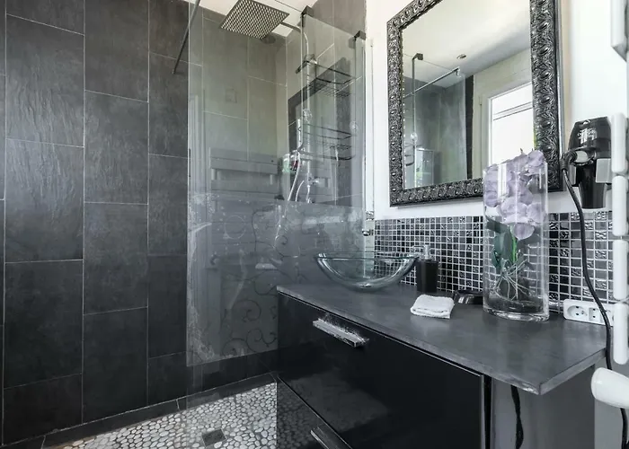 Appartement Le Mantega - F2 Moderne,centre Ville, 2 Grandes Terrasses,climatisation, Ascenseur *