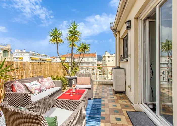 Le Mantega - F2 Moderne,centre Ville, 2 Grandes Terrasses,climatisation, Ascenseur Appartement *