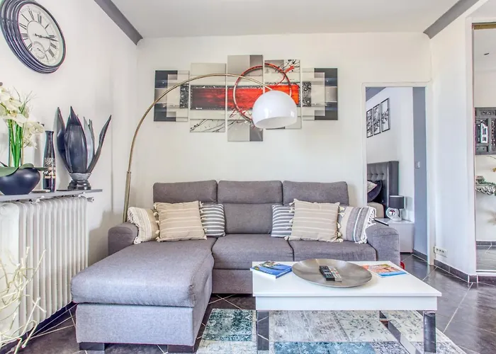 Appartement Le Mantega - F2 Moderne,centre Ville, 2 Grandes Terrasses,climatisation, Ascenseur *