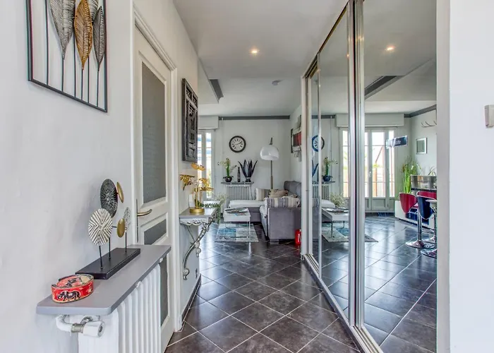 Le Mantega - F2 Moderne,centre Ville, 2 Grandes Terrasses,climatisation, Ascenseur Appartement