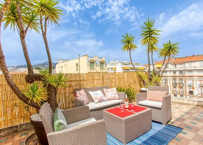 Le Mantega - F2 Moderne,centre Ville, 2 Grandes Terrasses,climatisation, Ascenseur