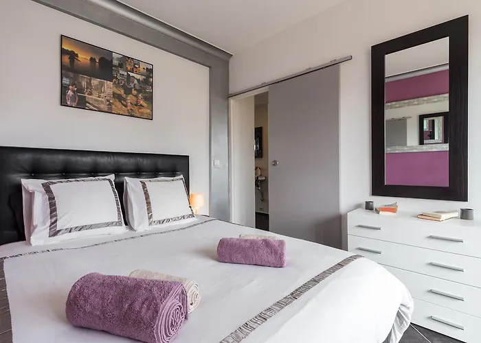 Appartement Le Mantega - F2 Moderne,centre Ville, 2 Grandes Terrasses,climatisation, Ascenseur *