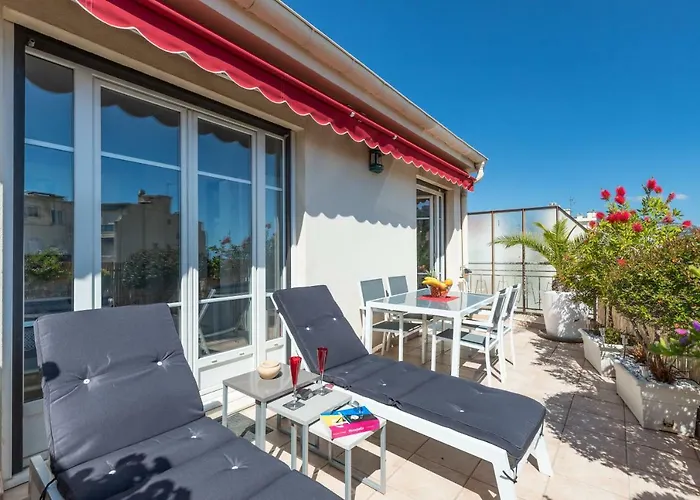 Le Mantega - F2 Moderne,centre Ville, 2 Grandes Terrasses,climatisation, Ascenseur