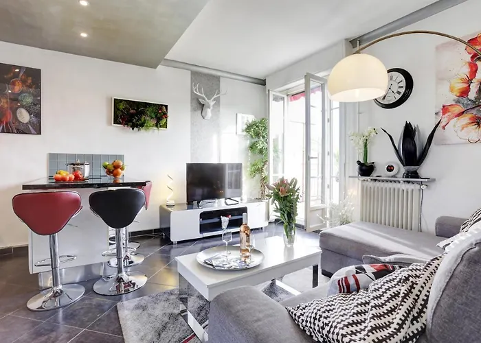Appartement Le Mantega - F2 Moderne,centre Ville, 2 Grandes Terrasses,climatisation, Ascenseur *
